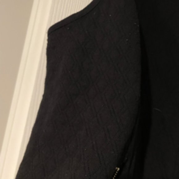 Women's Croft & Barrow Black Quilted Vest - Gently Used - Picture 5 of 6